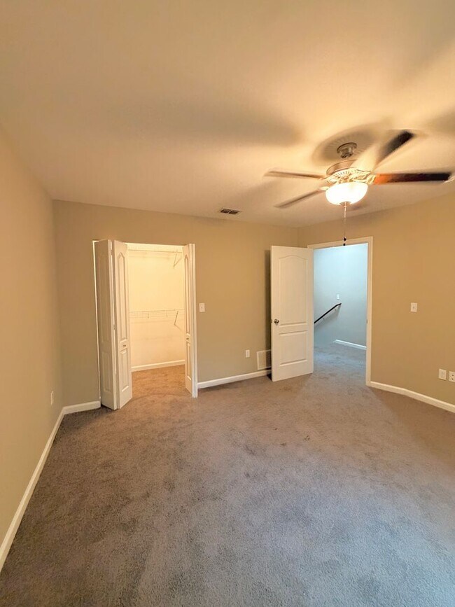 Building Photo - Modern 3/3 Condo | Prime Tallahassee Location