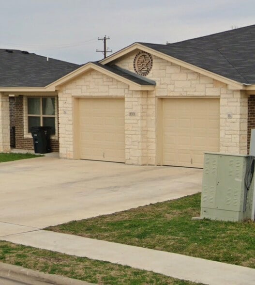 Building Photo - 4304 Ivory Ln