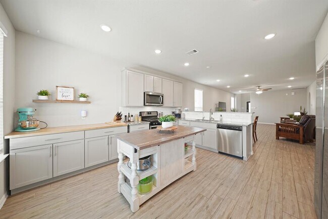 Building Photo - 7410 Arabian Moon Trail
