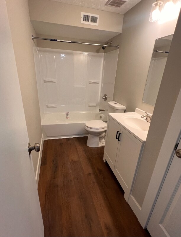 Building Photo - 110 Main St