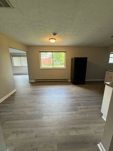 Building Photo - 1149 Navaho Dr