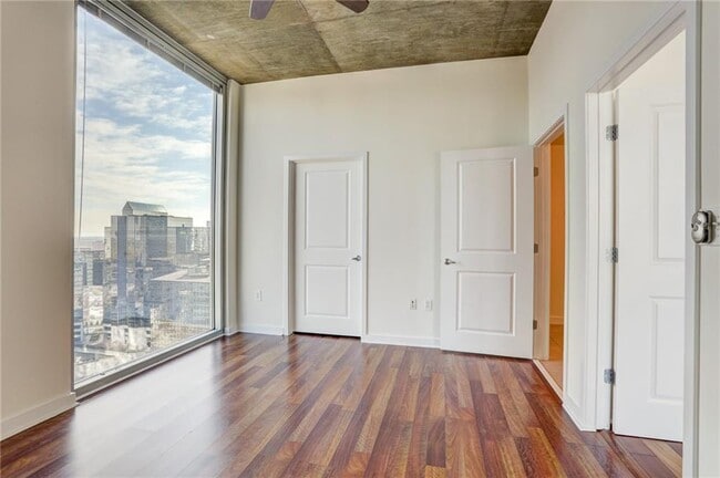Building Photo - 3324 Peachtree Rd NE