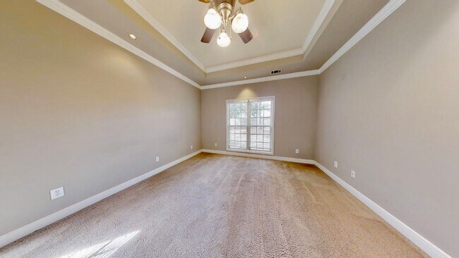 Building Photo - Spacious Home in Mill Creek