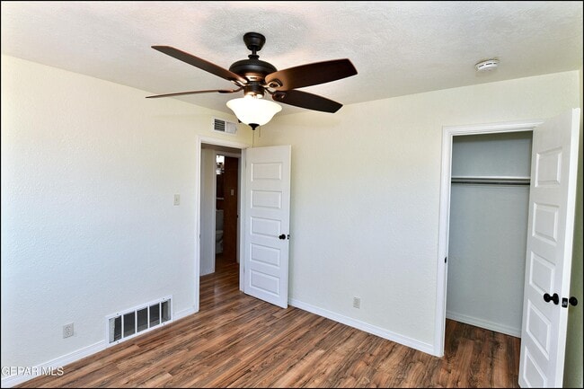 Building Photo - 10324 Newport Dr