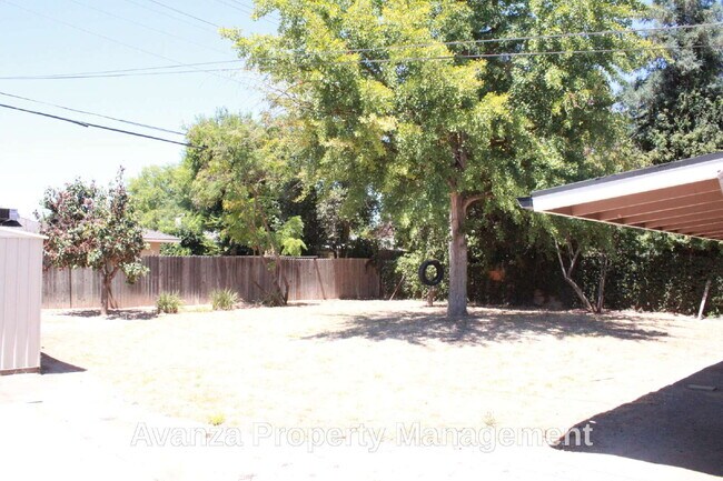 Building Photo - Home for Rent  3 Bed/1 Bath - 1,847 Sq Ft.  $2,295/month  Hoover High Region