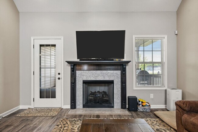 Building Photo - Beautiful Home in Summerfield Waiting to C...