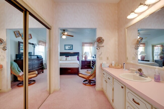 Building Photo - 1621 Magnolia Ave