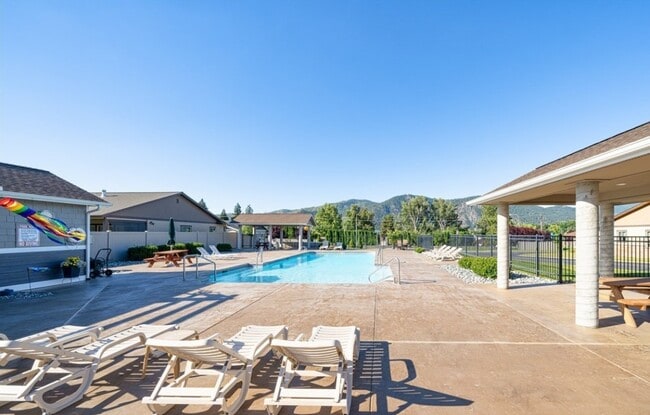 Building Photo - 608 Havenwood Dr