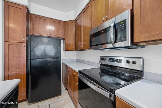 Building Photo - 4608 W Maryland Ave