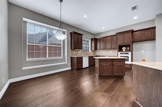 Building Photo - 2413 London Dr