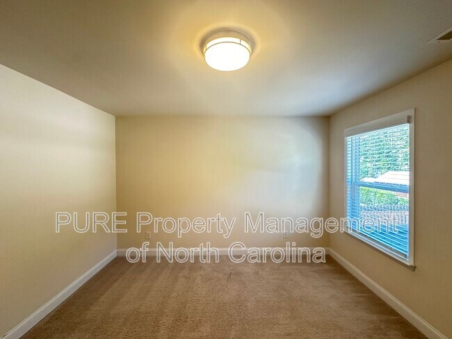 Building Photo - 5302 Tilley Manor Dr