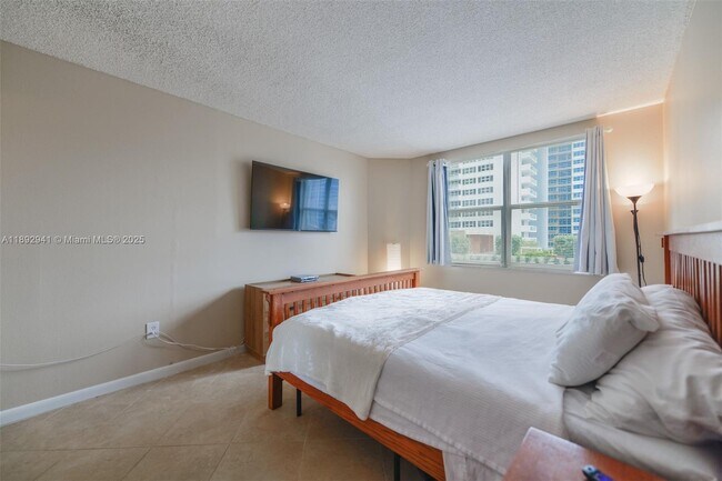 Building Photo - 1980 S Ocean Dr