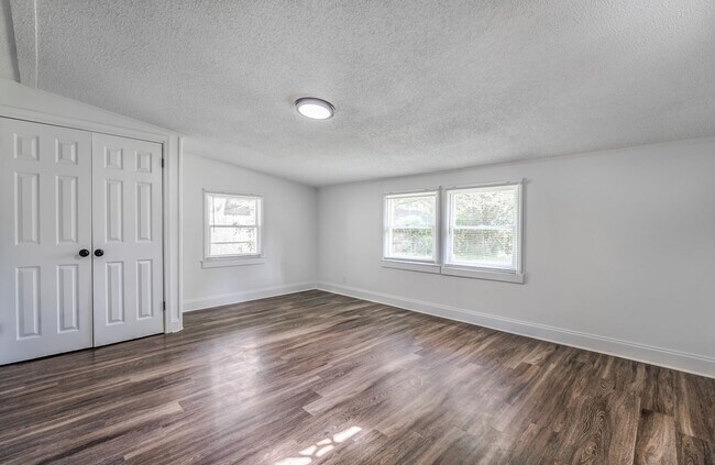 Building Photo - Bright, Comfortable 3BR/2BA Home in East Memphis — 1,400 Sq Ft!