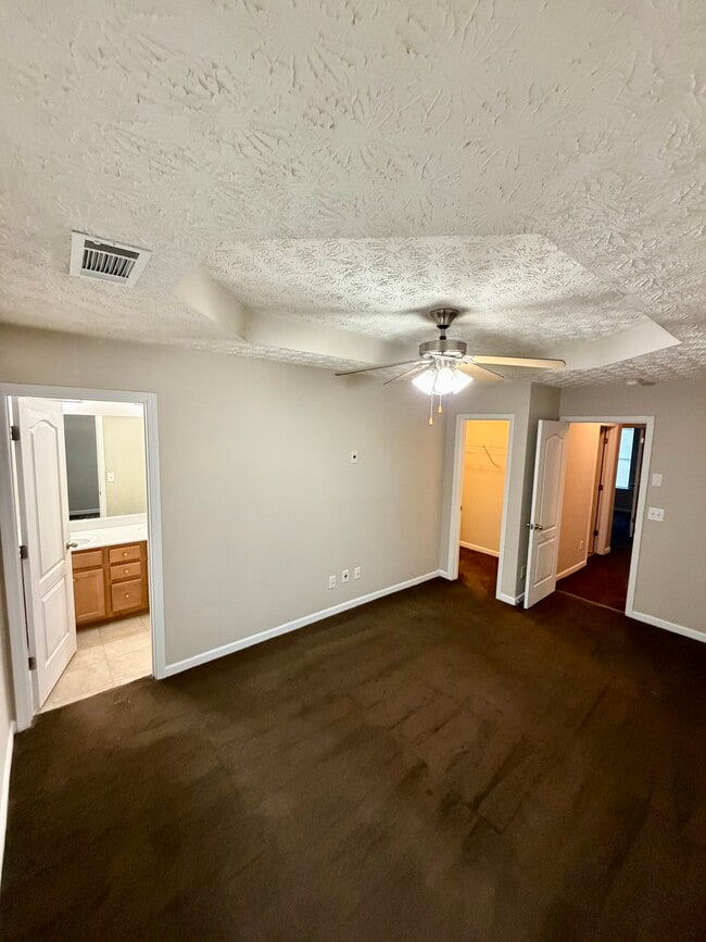 Building Photo - 6296 Ellenwood Dr