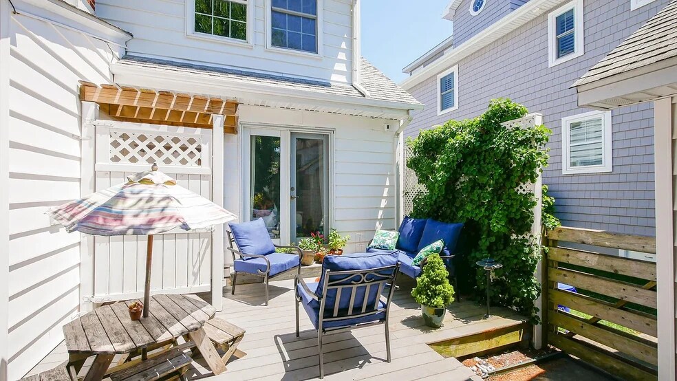 Building Photo - 110 N Pembroke Ave