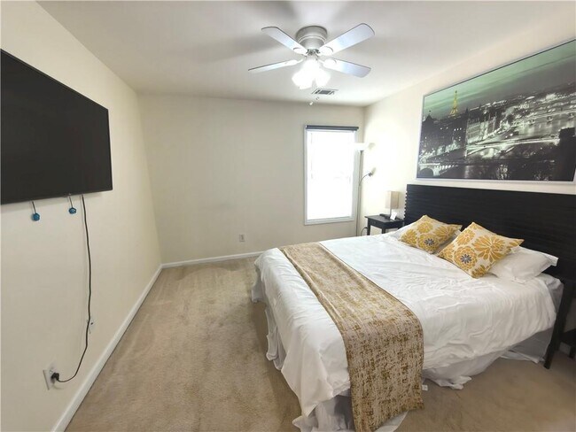 Building Photo - 3362 Briaroak Dr