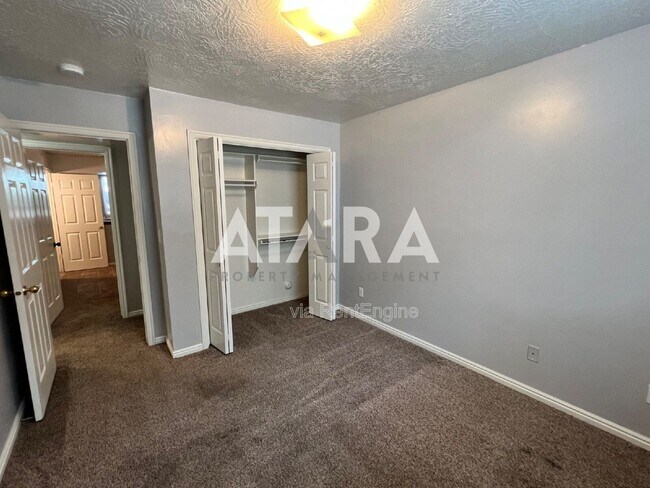 Building Photo - 334 Childs Ave