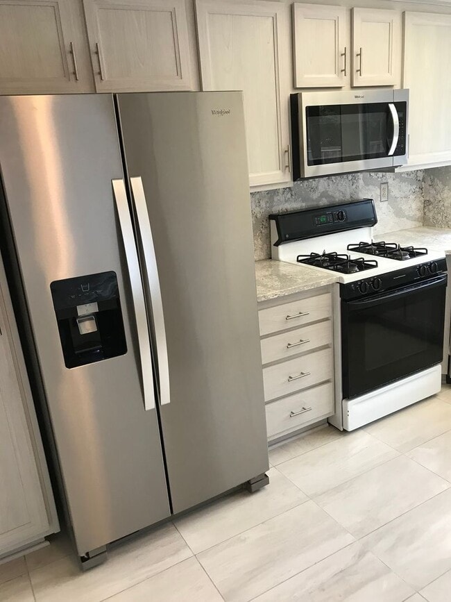 Building Photo - The Perfect Family Oasis in Castro Valley ...