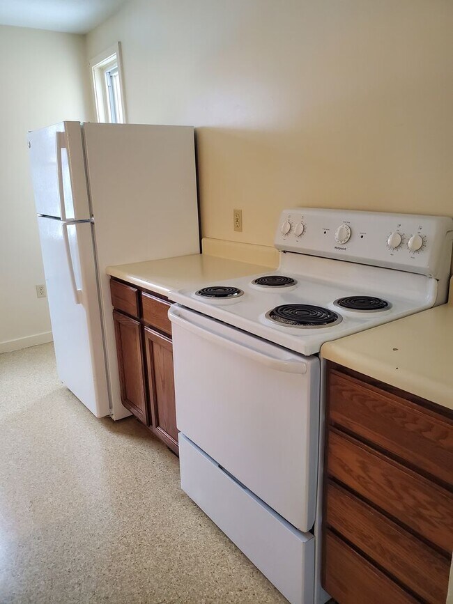 Building Photo - 64 Spring St