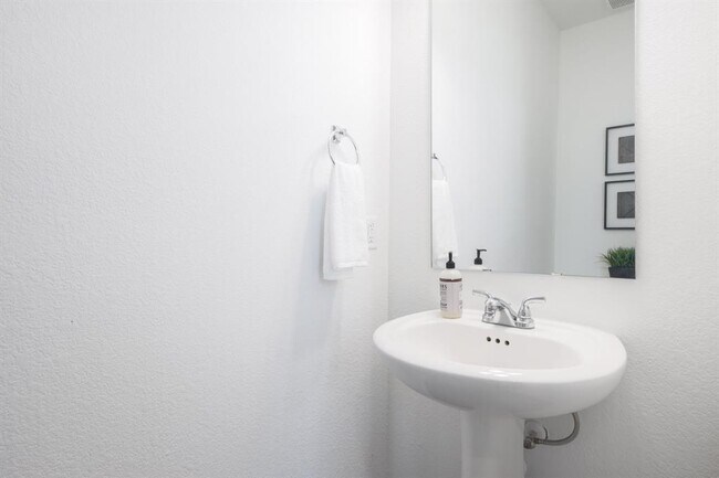 Building Photo - 1408 Flint Knapper Dr