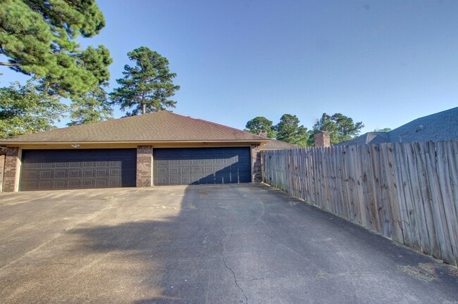 Building Photo - 3516 Skyline Blvd