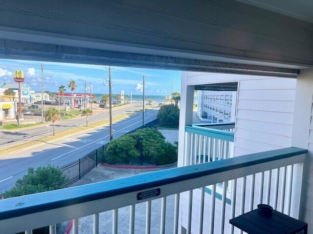 Building Photo - 6102 Seawall Blvd