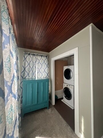 Sunroom w/laundry - 162 Broadway