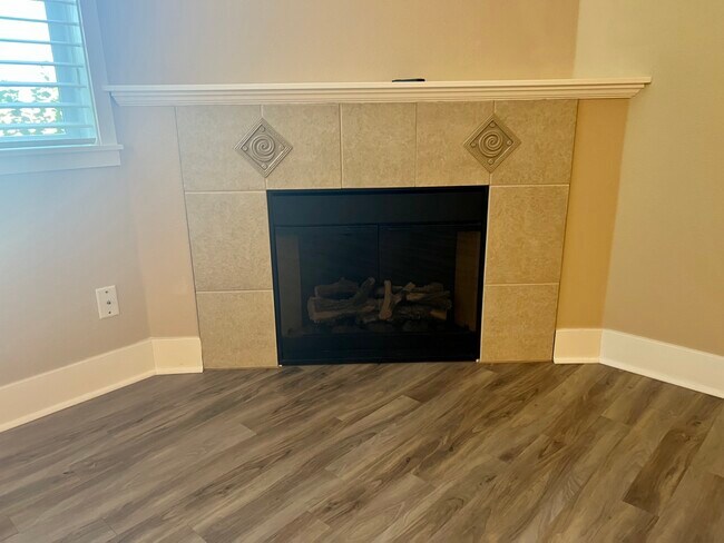 Building Photo - 2025 Mullan Rd