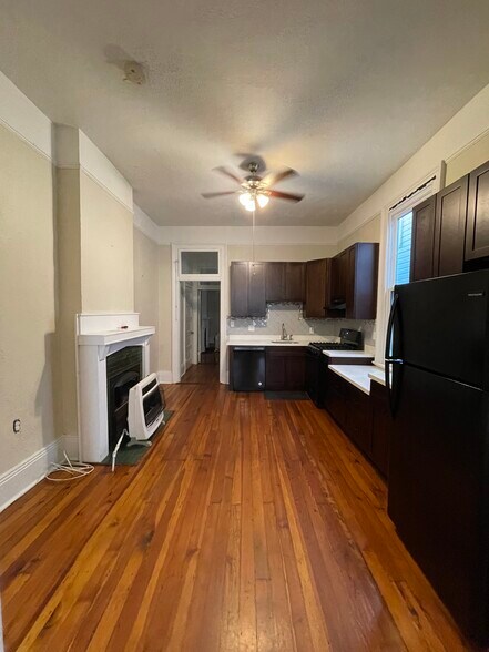 Kitchen/Dining - 2420 Jena St