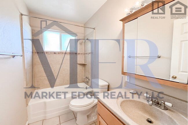 Building Photo - 3Bed/2Bath House in Central Scottsdale! $1...