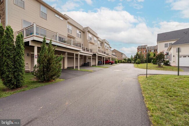 Building Photo - 22635 Norwalk Square