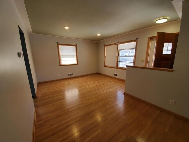 Building Photo - 5713 Xerxes Ave S