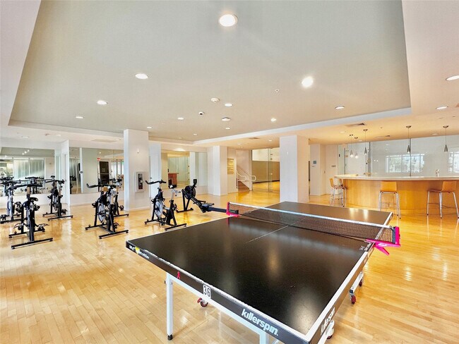 Building Photo - 511 SE 5 Ave