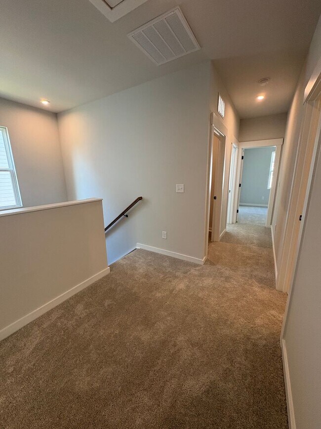 Building Photo - New Construction 3BR/2.5 BA in Griffith Lakes