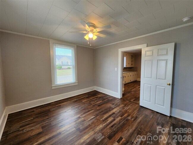 Building Photo - 127 Poplar St