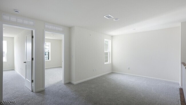 Building Photo - 208 Lavender Wy