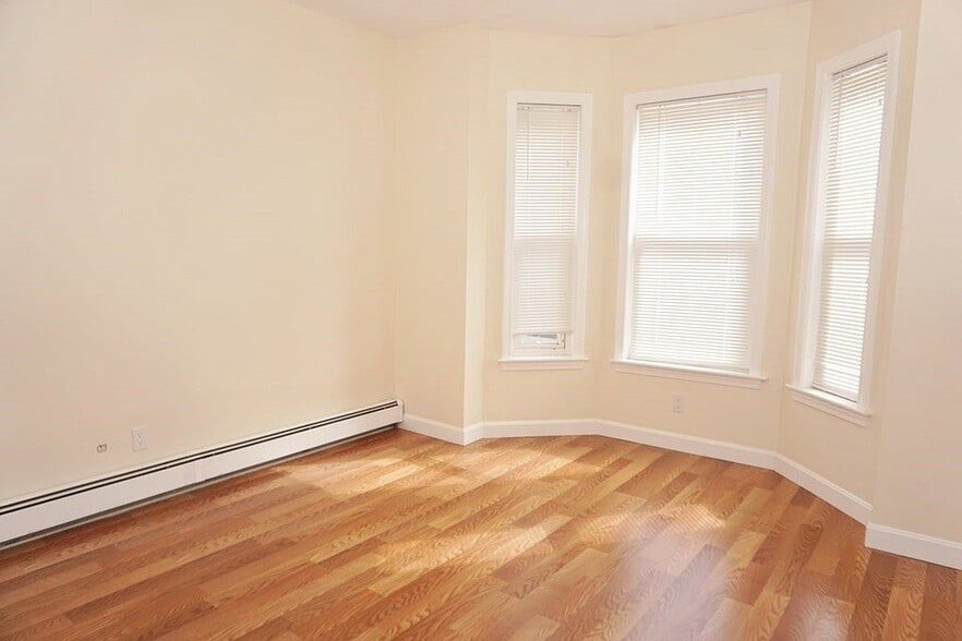 Building Photo - 147 Tremont St