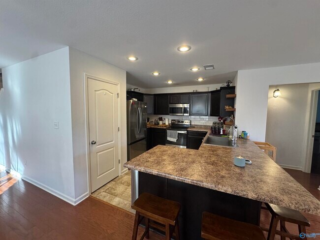 Building Photo - 709 Oak Cove Ln NW