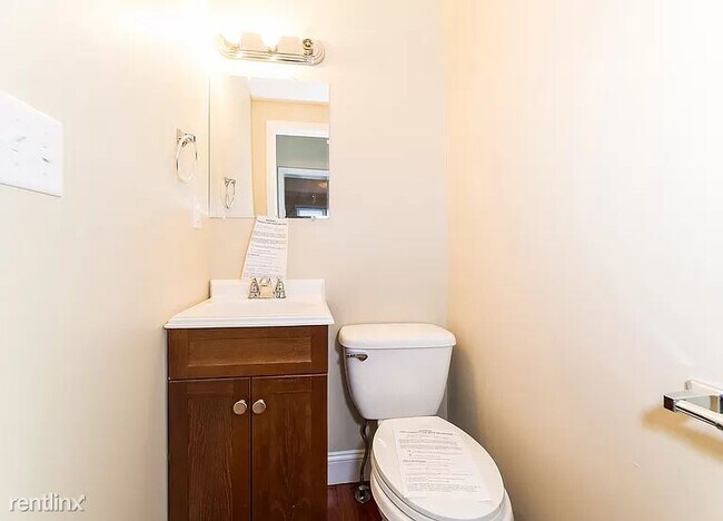 Building Photo - 3 br, 1.5 bath House - 2708 White Ave