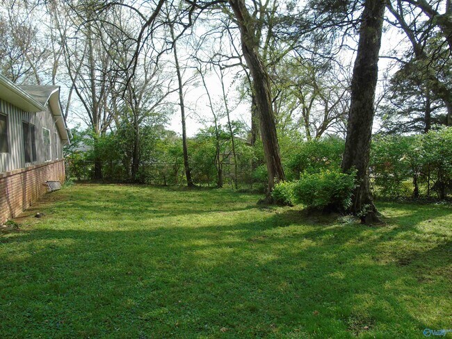 Building Photo - 2504 Maysville Cir NE