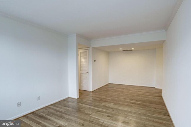 Building Photo - 1133 13th St NW
