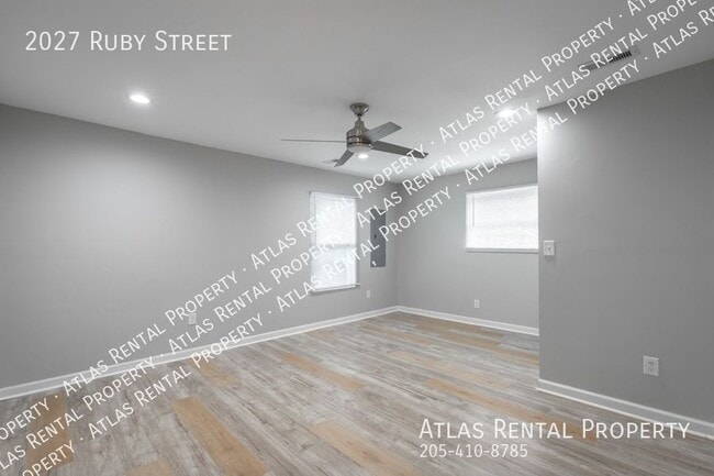 Building Photo - 2027 Ruby St