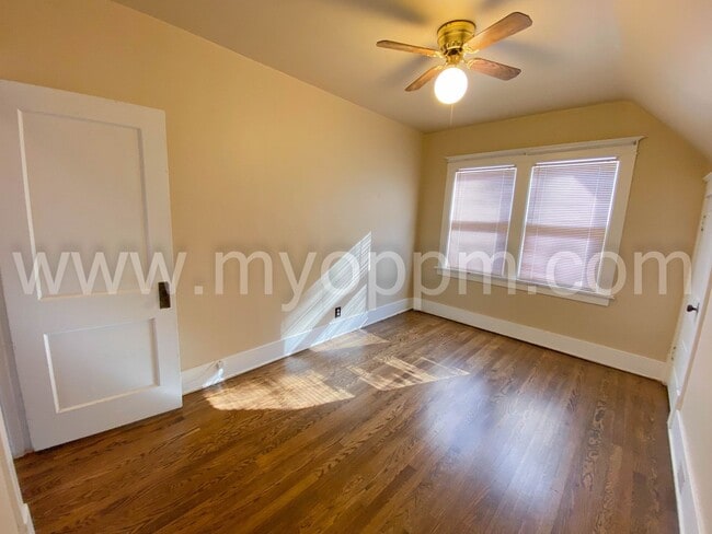 Building Photo - 2 Bed / 1 .5 Bath Home | Midtown
