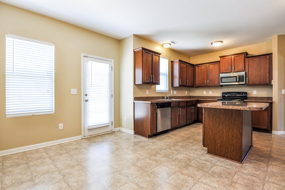 Building Photo - 5045 Stonewood Pines Dr