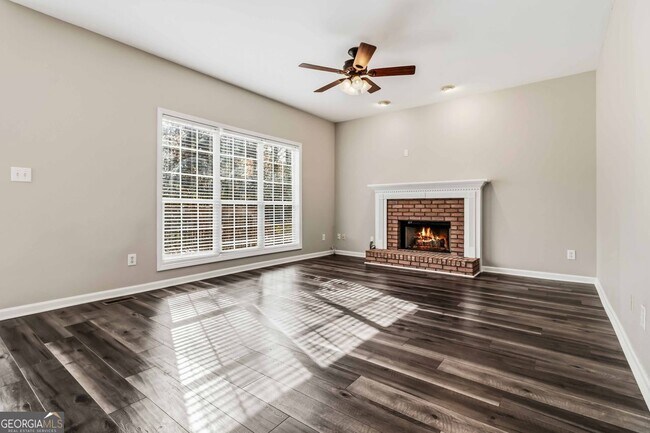 Building Photo - 825 Somerset Vale Dr