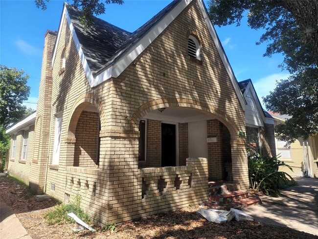Building Photo - 4203 Polk St