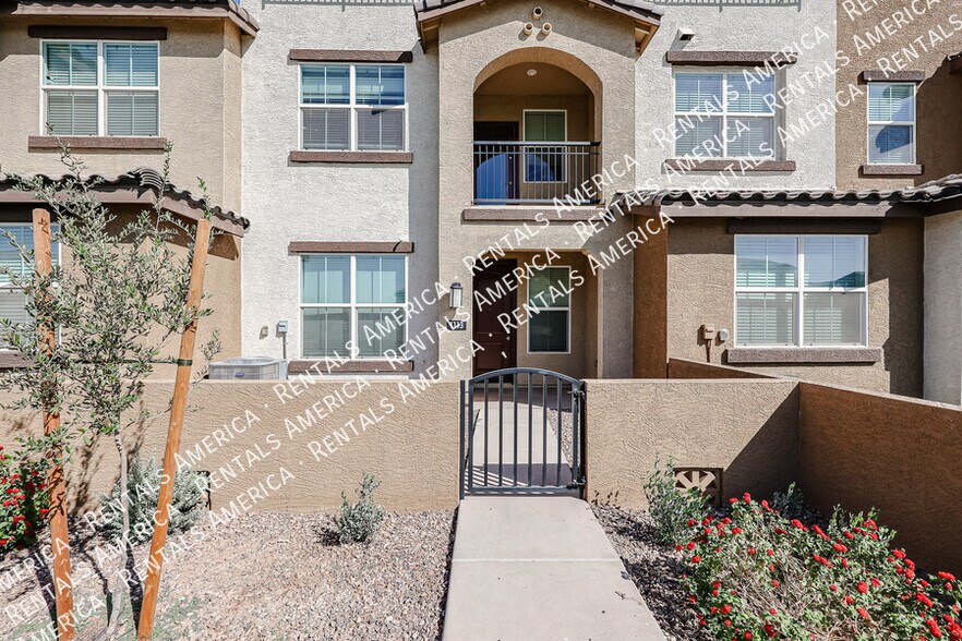 Building Photo - 1255 N Arizona Ave