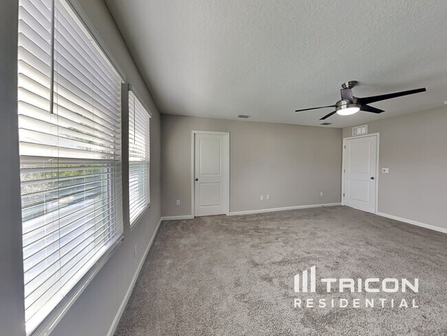 Building Photo - 10260 Old Dixie Hwy