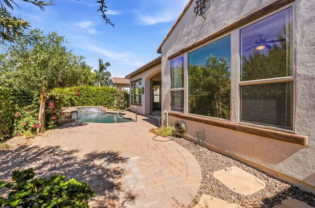 Building Photo - Encanterra Golf Community