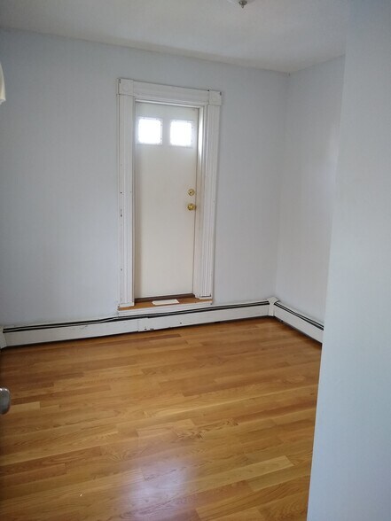 Small Bedroom - 36R Otis St